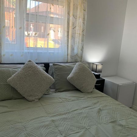Double Room Bentilee Bucknall  Exterior photo