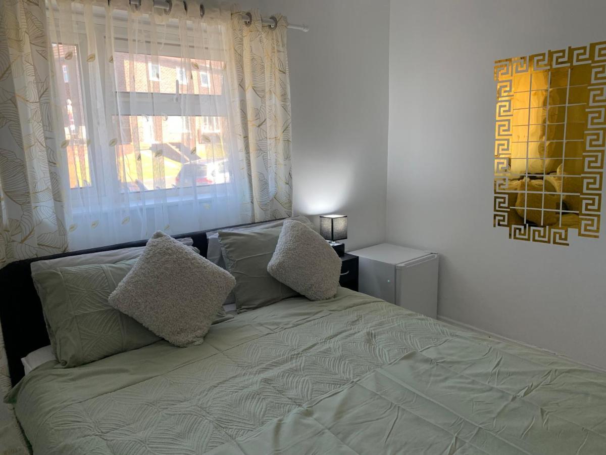 Double Room Bentilee Bucknall  Exterior photo